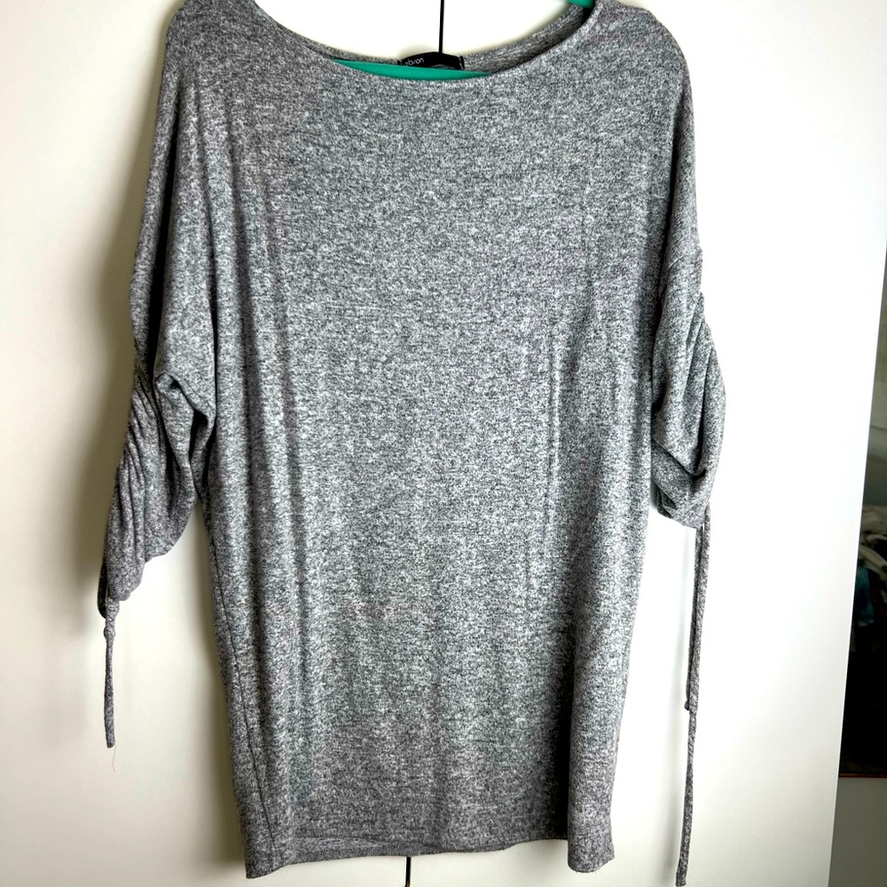 pull string  3/4 sleeve long body length sweater
